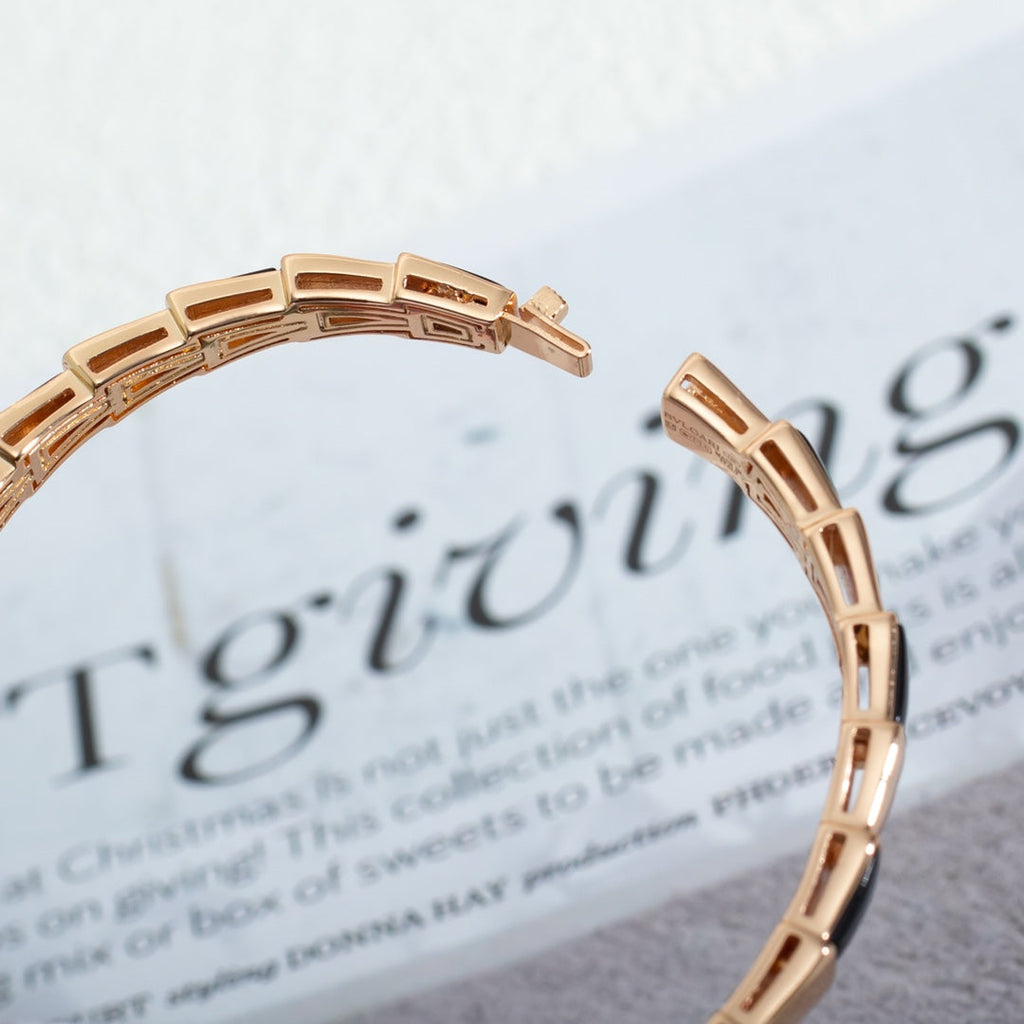 Bvlgari Serpenti Bracelet Pink Gold Onyx