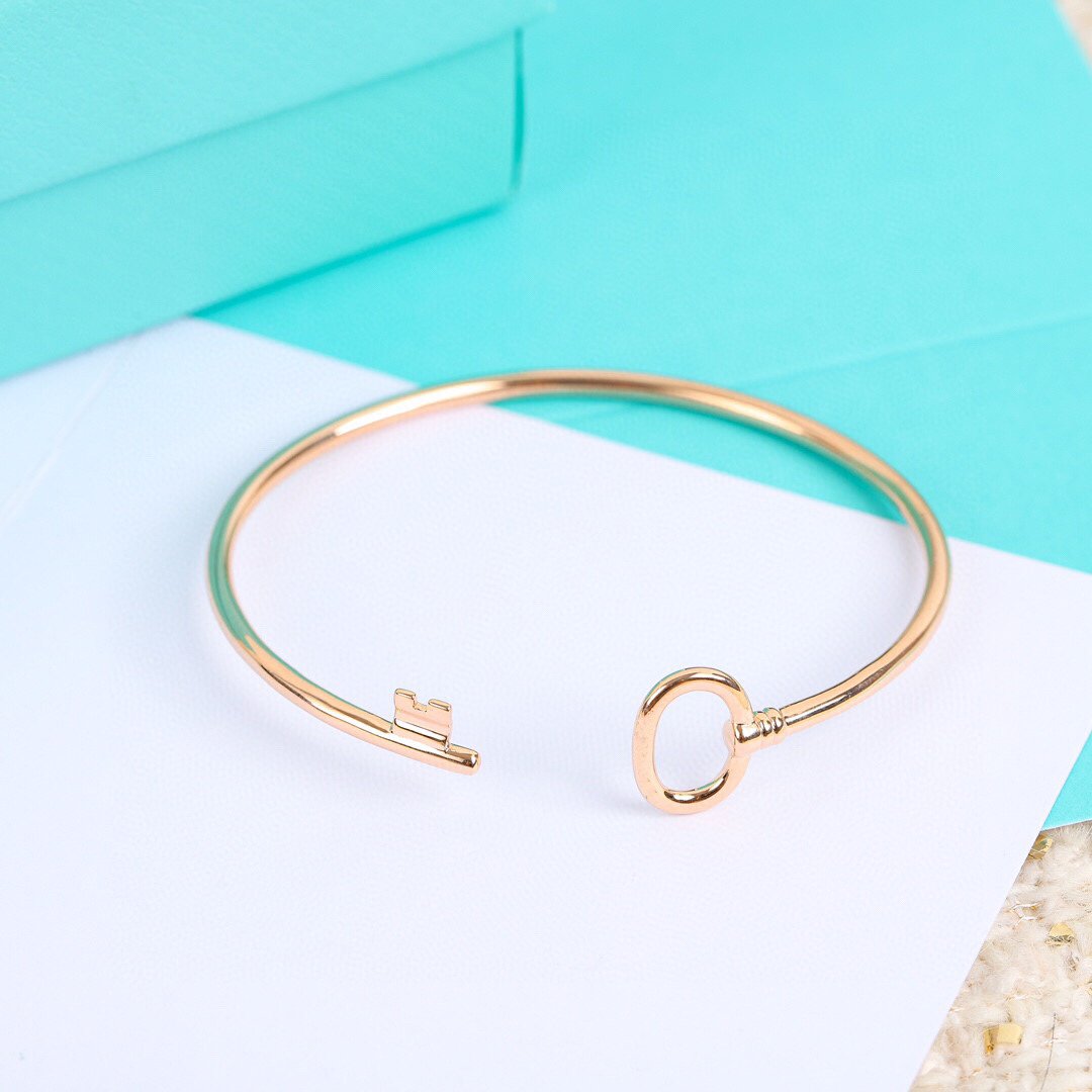 Tiffany Key Wire Oval Bracelet