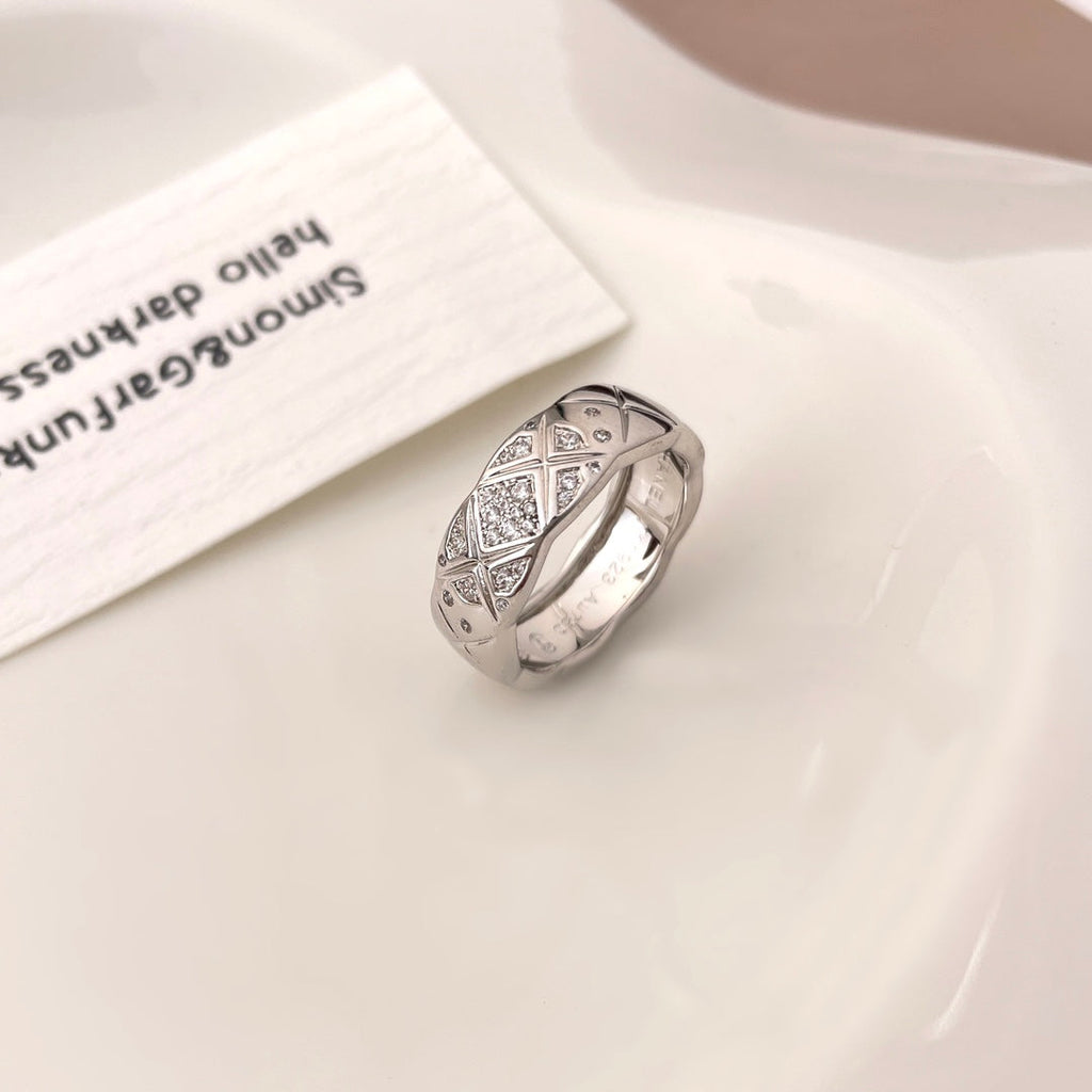 Chanel Crush Ring 6.8MM Gold Cubic Zirconia Quilted