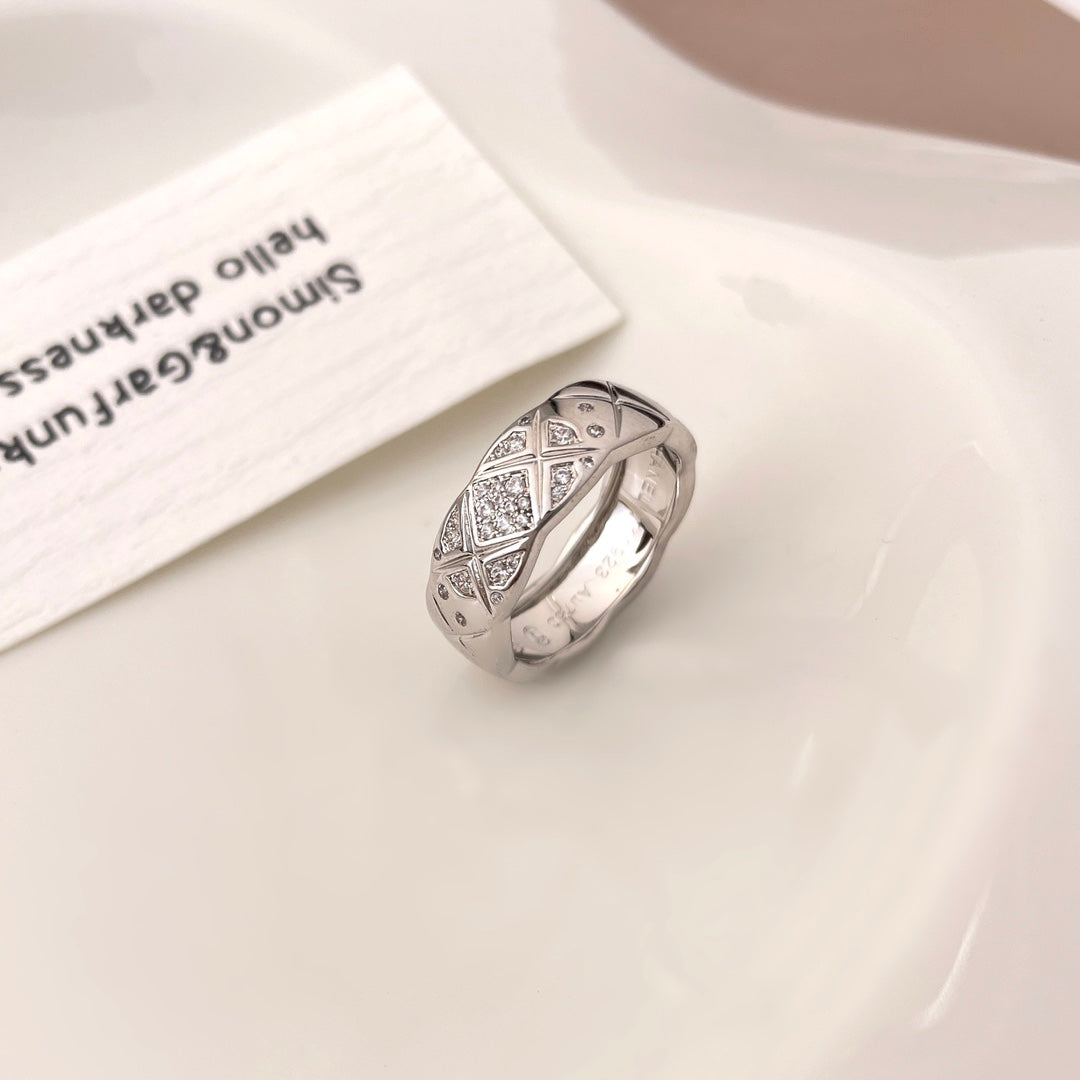 Chanel Crush Ring 6.8MM Gold Cubic Zirconia Quilted